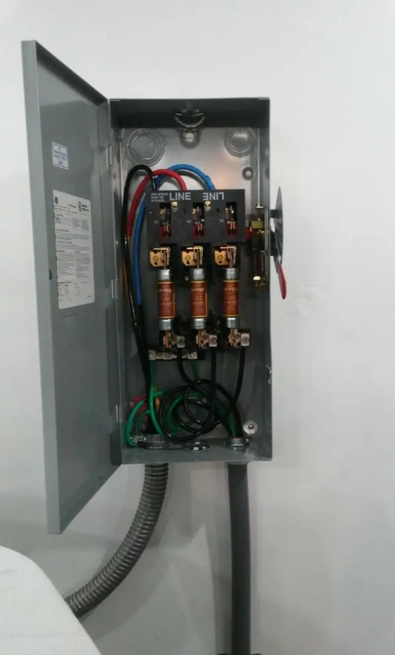 Three-phase disconnect switch installed for Smoke Detector Installation in Clearview